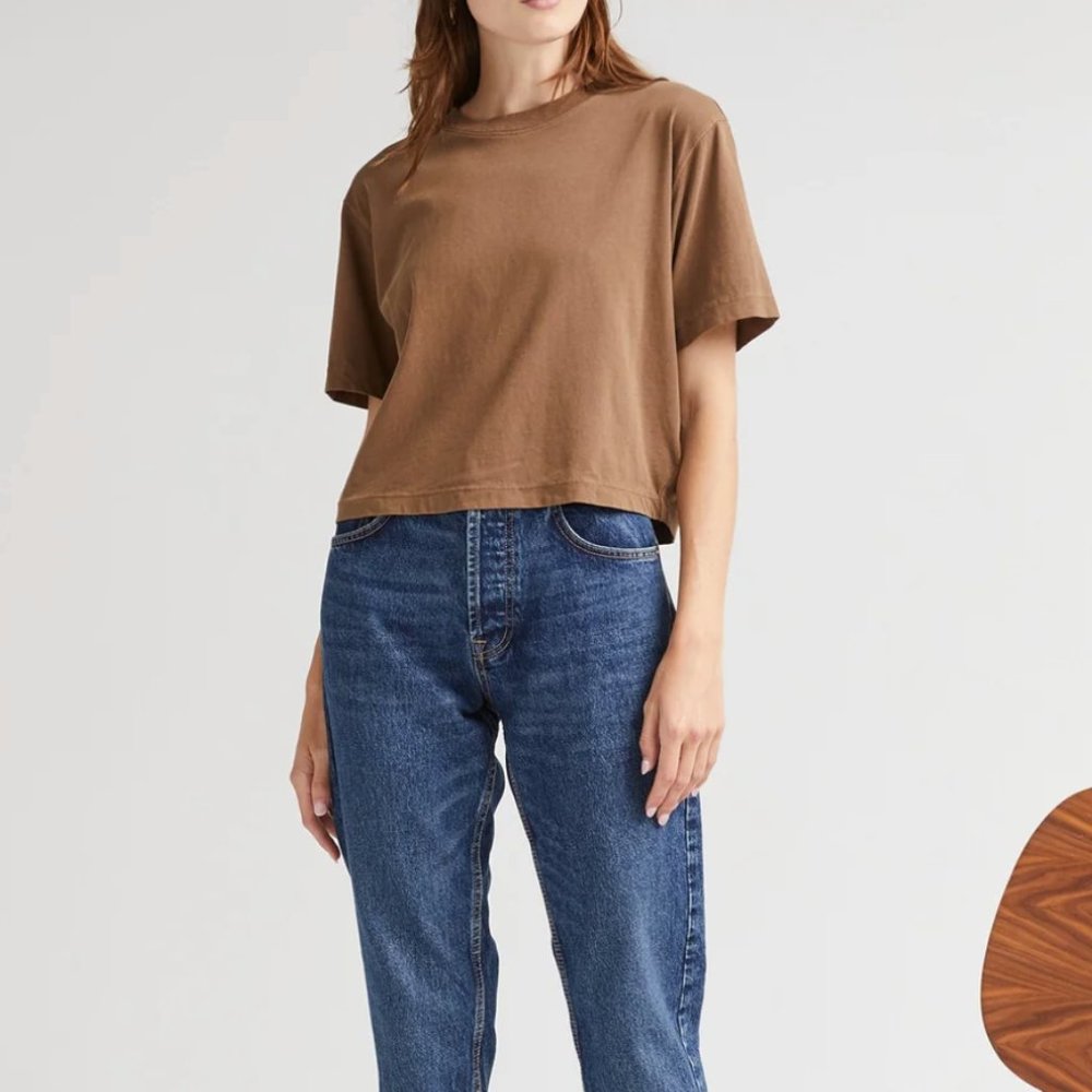 Women's Relaxed Crop Tee in Morning Roast